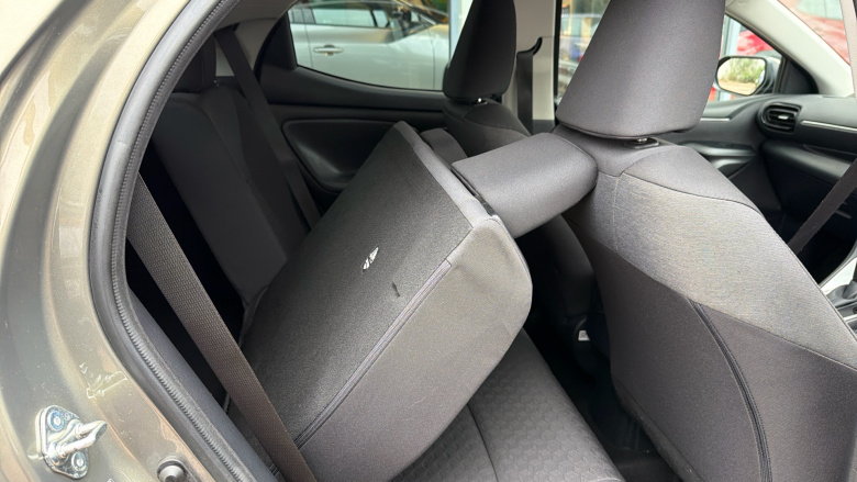 Toyota Yaris 1.5 Hybrid Design 5dr CVT Hybrid Hatchback